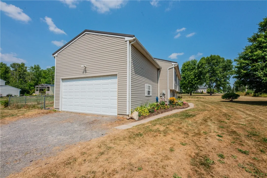 2097 Leno Road, Palmyra, New York 14522, Palmyra, New York 14522, 3 Bedrooms Bedrooms, 7 Rooms Rooms,2 BathroomsBathrooms,Residential,Closed,2097 Leno Road, Palmyra, New York 14522,0,R1628925
