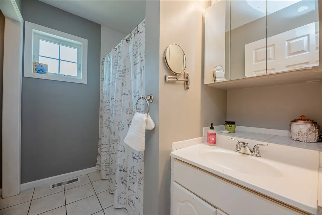 2097 Leno Road, Palmyra, New York 14522, Palmyra, New York 14522, 3 Bedrooms Bedrooms, 7 Rooms Rooms,2 BathroomsBathrooms,Residential,Closed,2097 Leno Road, Palmyra, New York 14522,0,R1628925