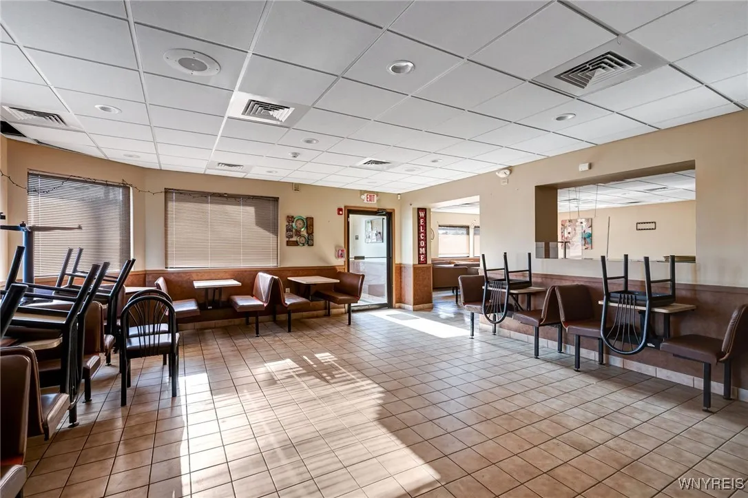423 Hopkins Street, Buffalo, New York 14220, Buffalo, New York 14220, ,Commercial Sale,For Sale,423 Hopkins Street, Buffalo, New York 14220,B1630339
