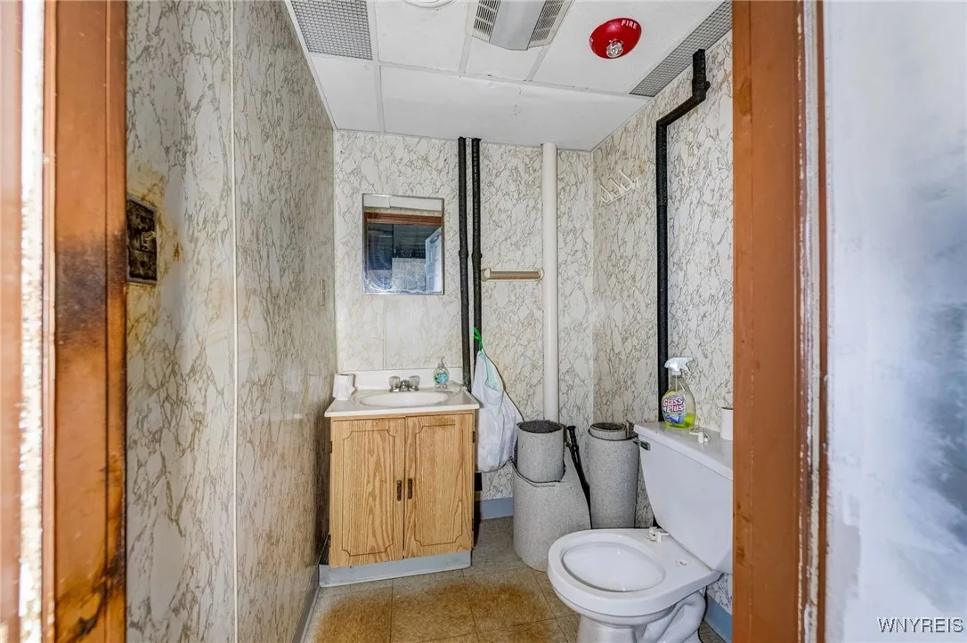 423 Hopkins Street, Buffalo, New York 14220, Buffalo, New York 14220, ,Commercial Sale,For Sale,423 Hopkins Street, Buffalo, New York 14220,B1630339