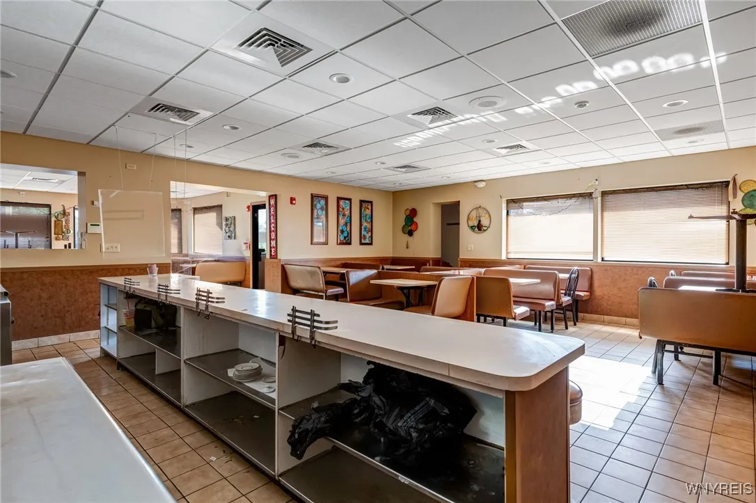 423 Hopkins Street, Buffalo, New York 14220, Buffalo, New York 14220, ,Commercial Sale,For Sale,423 Hopkins Street, Buffalo, New York 14220,B1630339