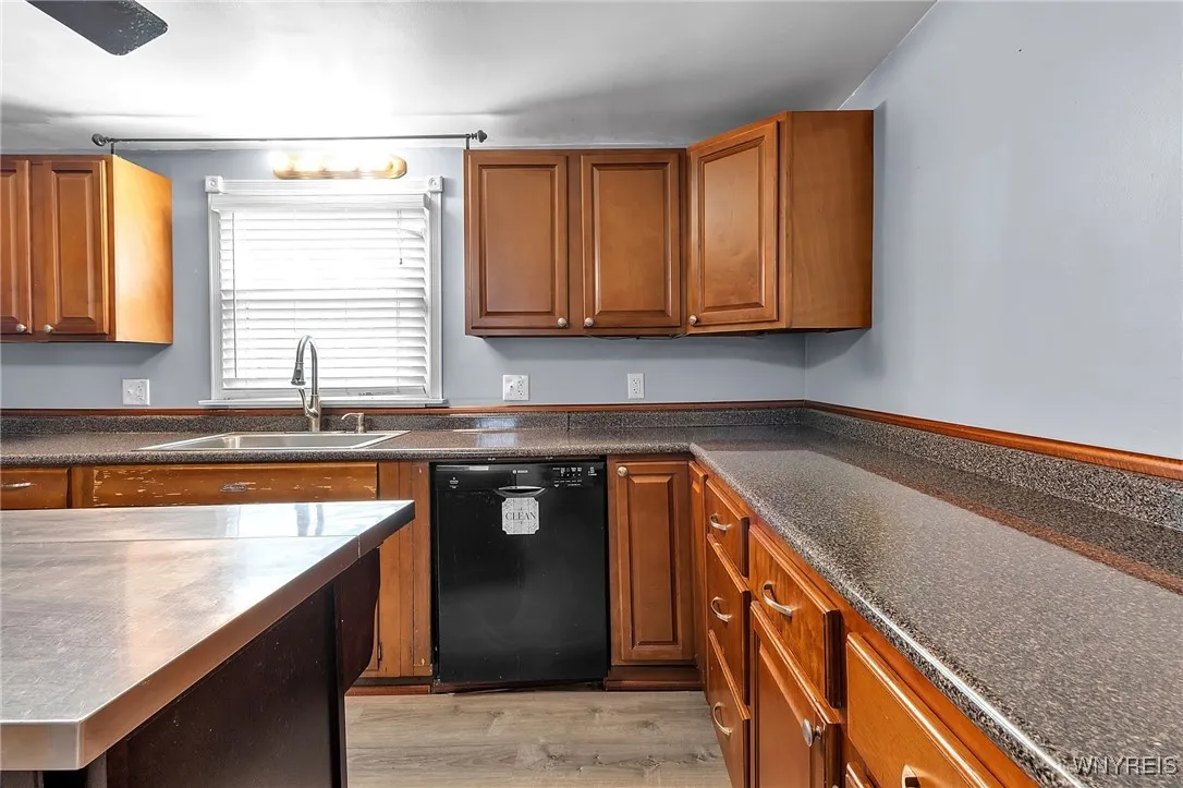 47 Huth Road, Cheektowaga, New York 14225, Cheektowaga, New York 14225, 3 Bedrooms Bedrooms, 7 Rooms Rooms,1 BathroomBathrooms,Residential,Closed,47 Huth Road, Cheektowaga, New York 14225,0,B1629129