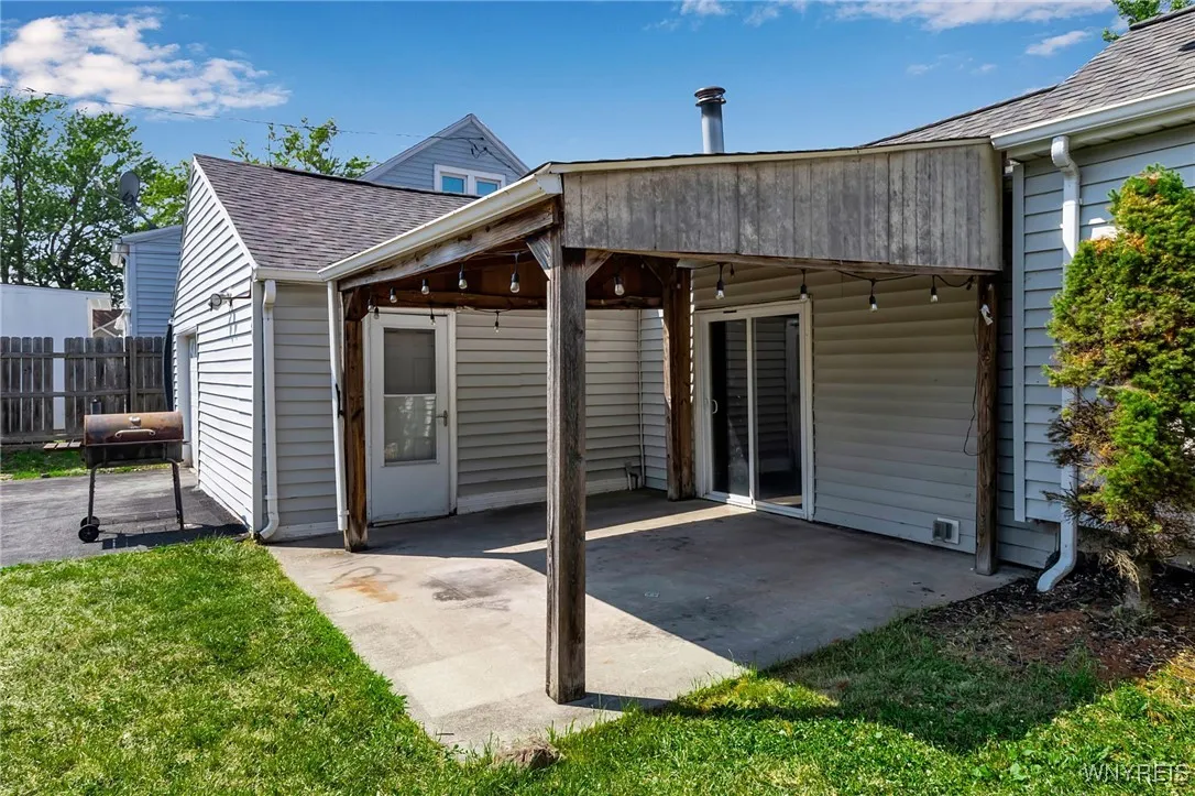 47 Huth Road, Cheektowaga, New York 14225, Cheektowaga, New York 14225, 3 Bedrooms Bedrooms, 7 Rooms Rooms,1 BathroomBathrooms,Residential,Closed,47 Huth Road, Cheektowaga, New York 14225,0,B1629129