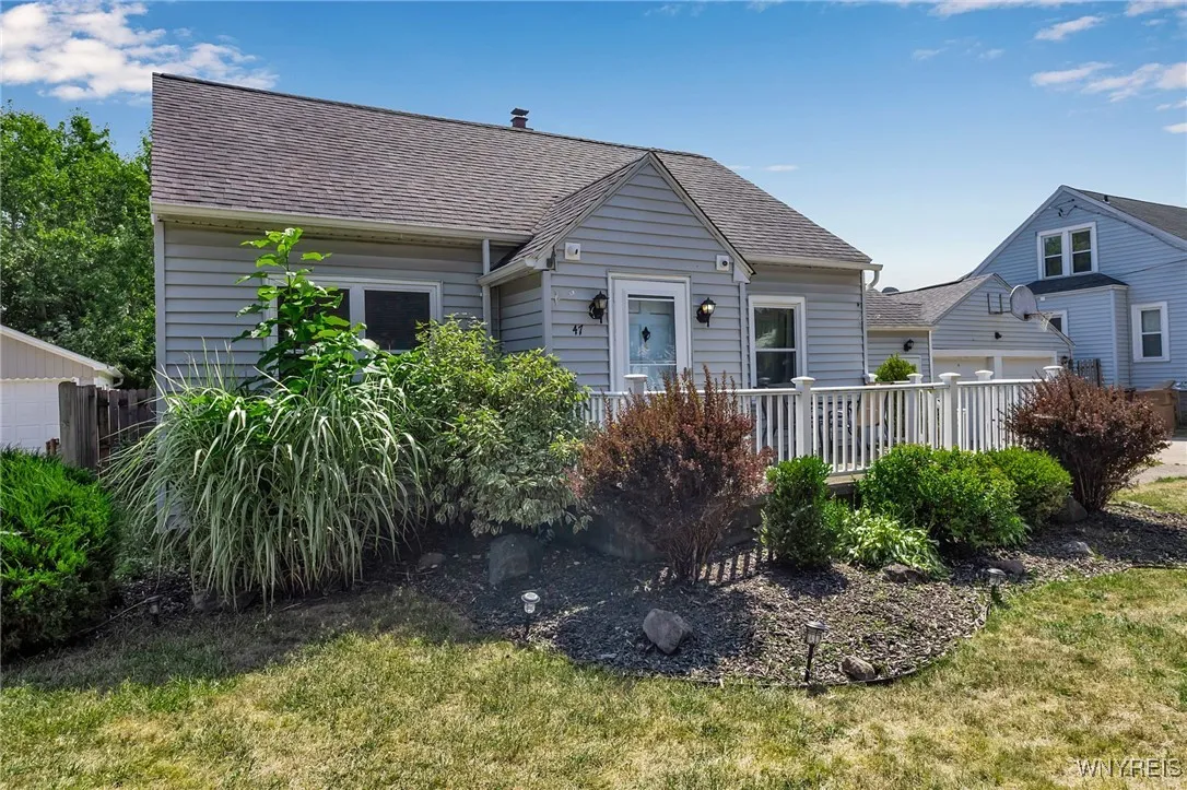 47 Huth Road, Cheektowaga, New York 14225, Cheektowaga, New York 14225, 3 Bedrooms Bedrooms, 7 Rooms Rooms,1 BathroomBathrooms,Residential,Closed,47 Huth Road, Cheektowaga, New York 14225,0,B1629129