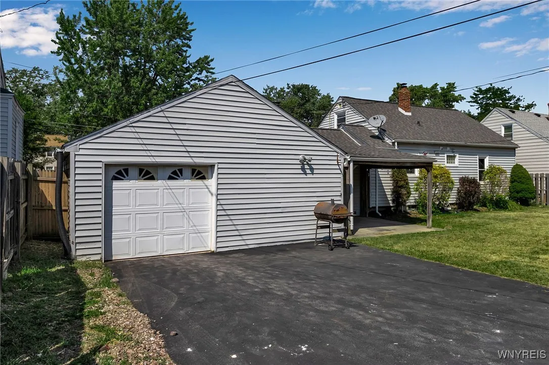 47 Huth Road, Cheektowaga, New York 14225, Cheektowaga, New York 14225, 3 Bedrooms Bedrooms, 7 Rooms Rooms,1 BathroomBathrooms,Residential,Closed,47 Huth Road, Cheektowaga, New York 14225,0,B1629129