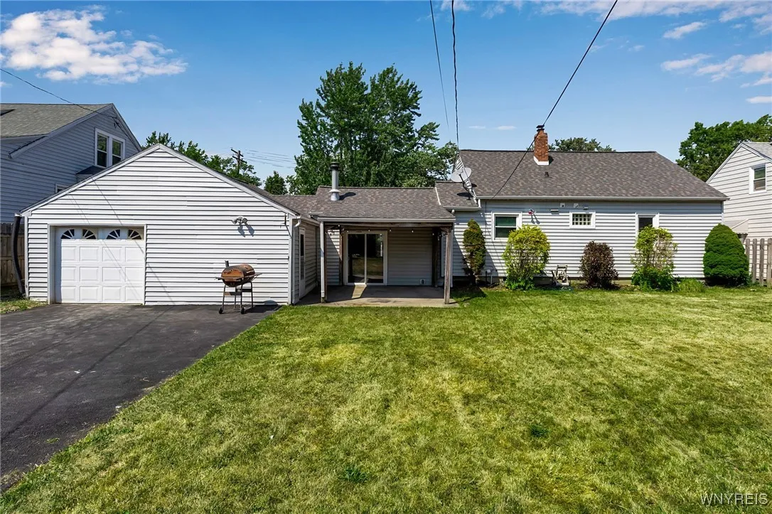 47 Huth Road, Cheektowaga, New York 14225, Cheektowaga, New York 14225, 3 Bedrooms Bedrooms, 7 Rooms Rooms,1 BathroomBathrooms,Residential,Closed,47 Huth Road, Cheektowaga, New York 14225,0,B1629129