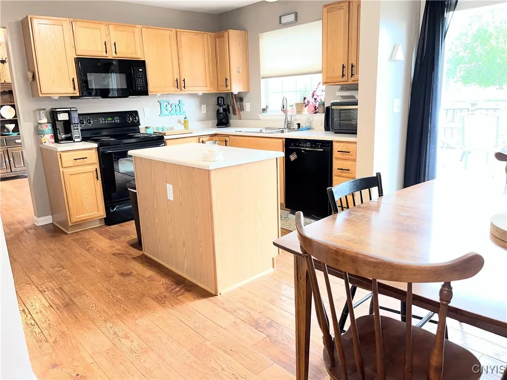 5547 Rockhampton, Clay, New York 13041, Clay, New York 13041, 3 Bedrooms Bedrooms, 11 Rooms Rooms,2 BathroomsBathrooms,Residential,Closed,5547 Rockhampton, Clay, New York 13041,0,S1630303