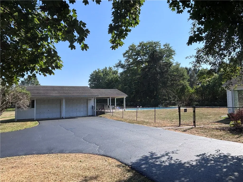 8045 State Route 251, Victor, New York 14564, Victor, New York 14564, 3 Bedrooms Bedrooms, 6 Rooms Rooms,1 BathroomBathrooms,Residential Lease,Closed,8045 State Route 251, Victor, New York 14564,0,R1629717