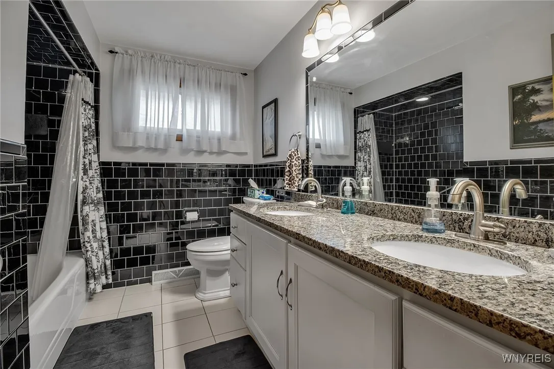 230 Fairways Boulevard, Amherst, New York 14221, Amherst, New York 14221, 3 Bedrooms Bedrooms, 7 Rooms Rooms,2 BathroomsBathrooms,Residential,For Sale,230 Fairways Boulevard, Amherst, New York 14221,0,B1629983