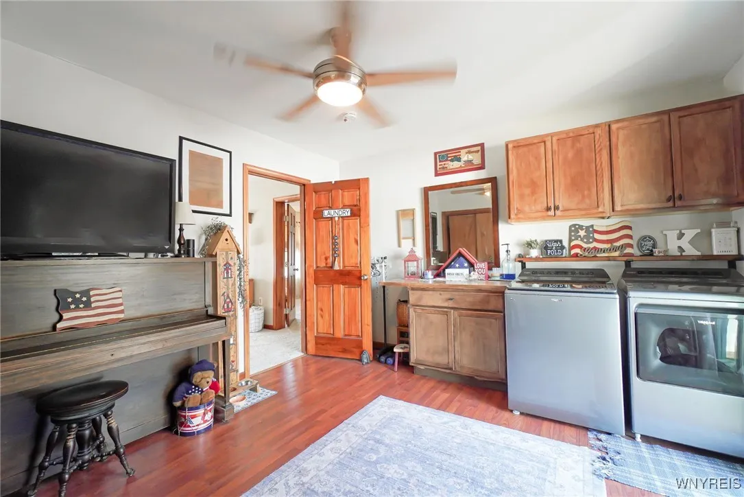 Bedroom 4- Upper (used as laundry lounge area)