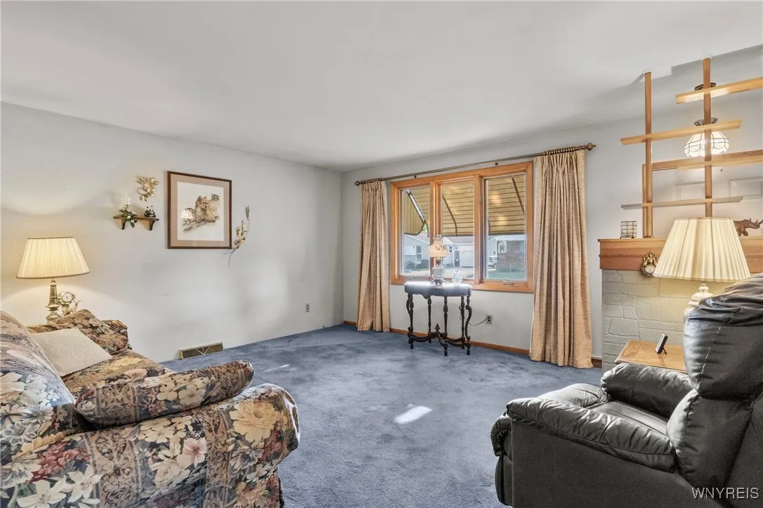 9 Bay Lane, Cheektowaga, New York 14225, Cheektowaga, New York 14225, 4 Bedrooms Bedrooms, 6 Rooms Rooms,1 BathroomBathrooms,Residential,For Sale,9 Bay Lane, Cheektowaga, New York 14225,B1629621