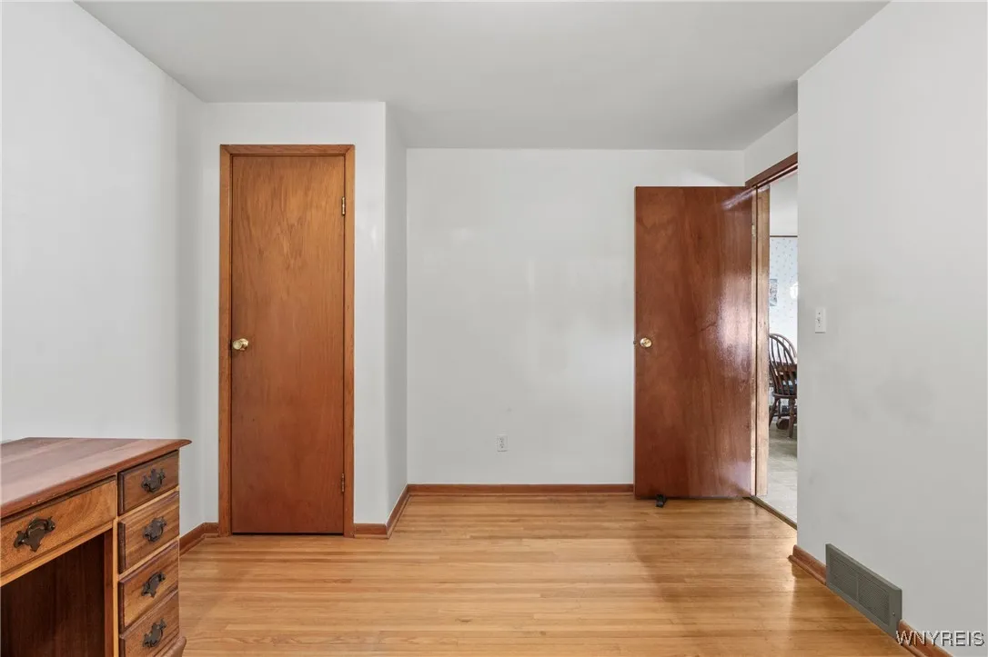 9 Bay Lane, Cheektowaga, New York 14225, Cheektowaga, New York 14225, 4 Bedrooms Bedrooms, 6 Rooms Rooms,1 BathroomBathrooms,Residential,For Sale,9 Bay Lane, Cheektowaga, New York 14225,B1629621