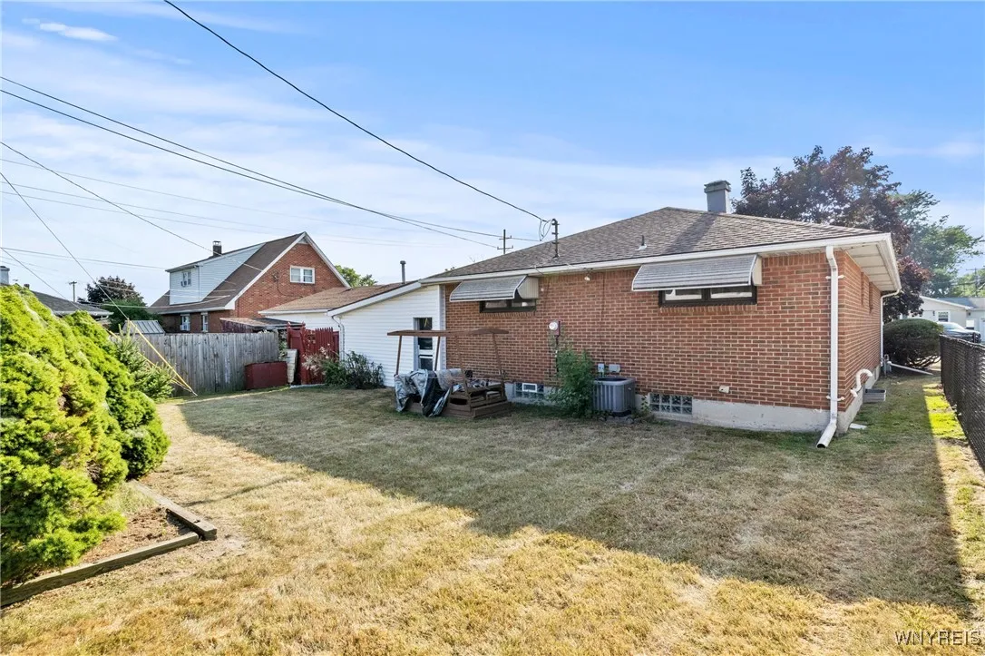 9 Bay Lane, Cheektowaga, New York 14225, Cheektowaga, New York 14225, 4 Bedrooms Bedrooms, 6 Rooms Rooms,1 BathroomBathrooms,Residential,For Sale,9 Bay Lane, Cheektowaga, New York 14225,B1629621