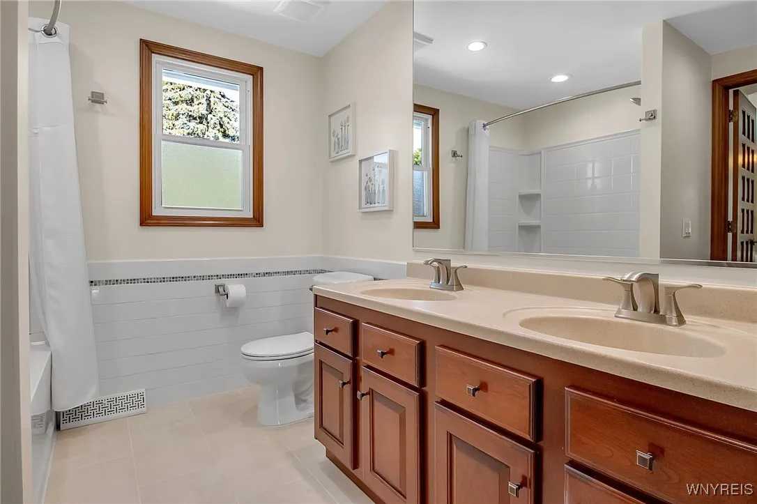36 Schimwood Drive, Amherst, New York 14068, Amherst, New York 14068, 3 Bedrooms Bedrooms, 7 Rooms Rooms,1 BathroomBathrooms,Residential,For Sale,36 Schimwood Drive, Amherst, New York 14068,0,B1629865