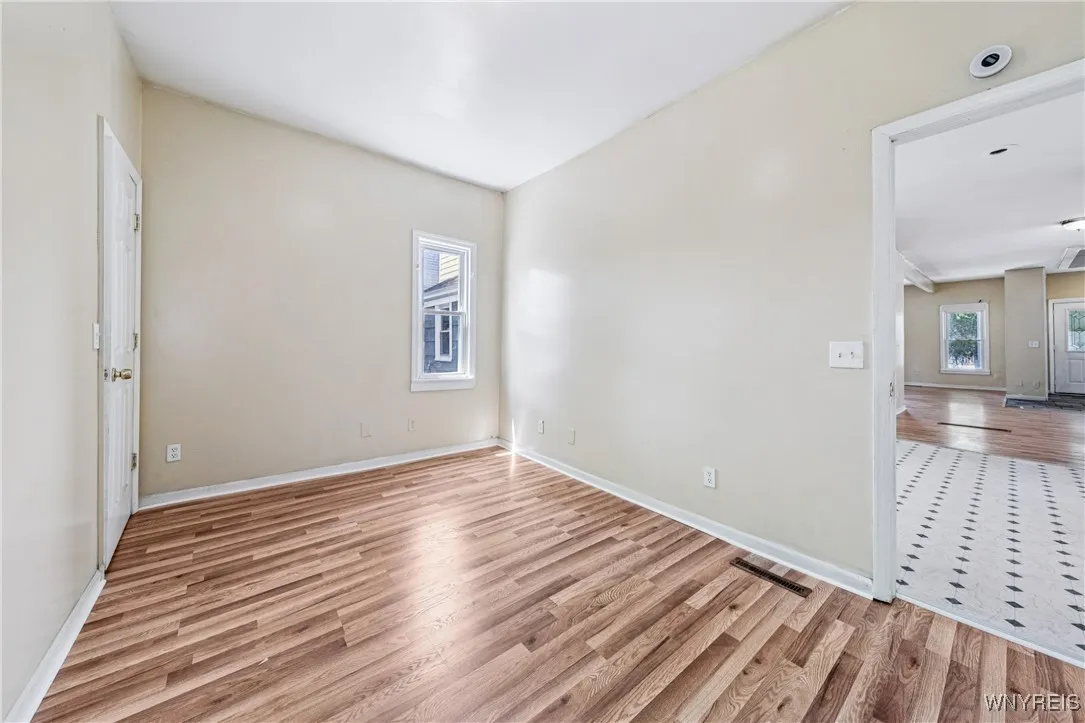 27 Heward Avenue, Buffalo, New York 14207, Buffalo, New York 14207, 5 Bedrooms Bedrooms, ,2 BathroomsBathrooms,Residential,For Sale,27 Heward Avenue, Buffalo, New York 14207,0,B1630360