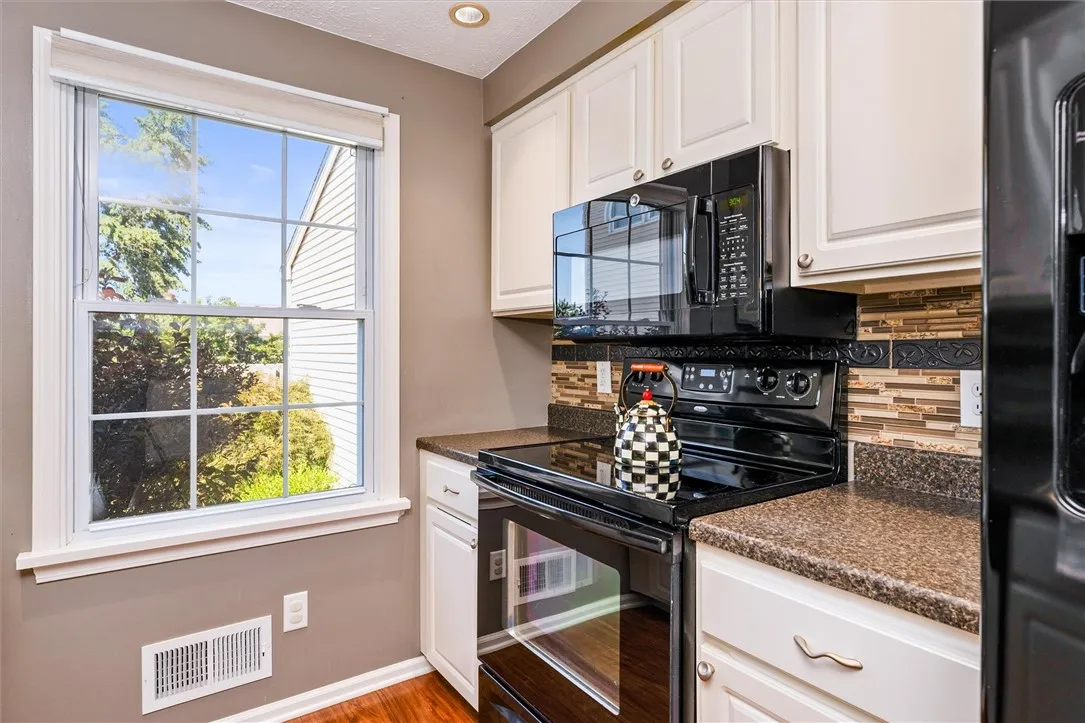 224 South Estate Drive, Webster, New York 14580, Webster, New York 14580, 2 Bedrooms Bedrooms, 5 Rooms Rooms,1 BathroomBathrooms,Residential,Closed,224 South Estate Drive, Webster, New York 14580,0,R1623051