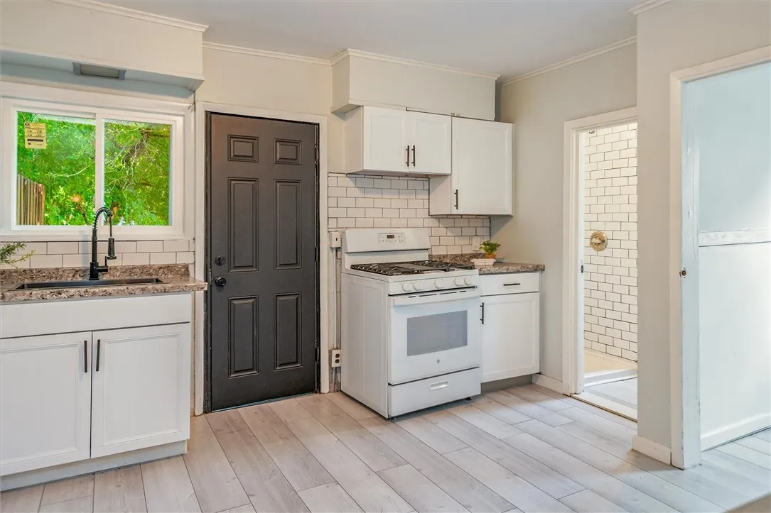 56 Wren Street, Rochester, New York 14613, Rochester, New York 14613, 4 Bedrooms Bedrooms, 8 Rooms Rooms,1 BathroomBathrooms,Residential,Closed,56 Wren Street, Rochester, New York 14613,0,R1630332