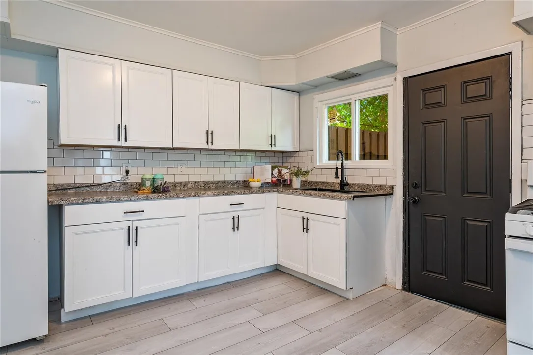 56 Wren Street, Rochester, New York 14613, Rochester, New York 14613, 4 Bedrooms Bedrooms, 8 Rooms Rooms,1 BathroomBathrooms,Residential,Closed,56 Wren Street, Rochester, New York 14613,0,R1630332