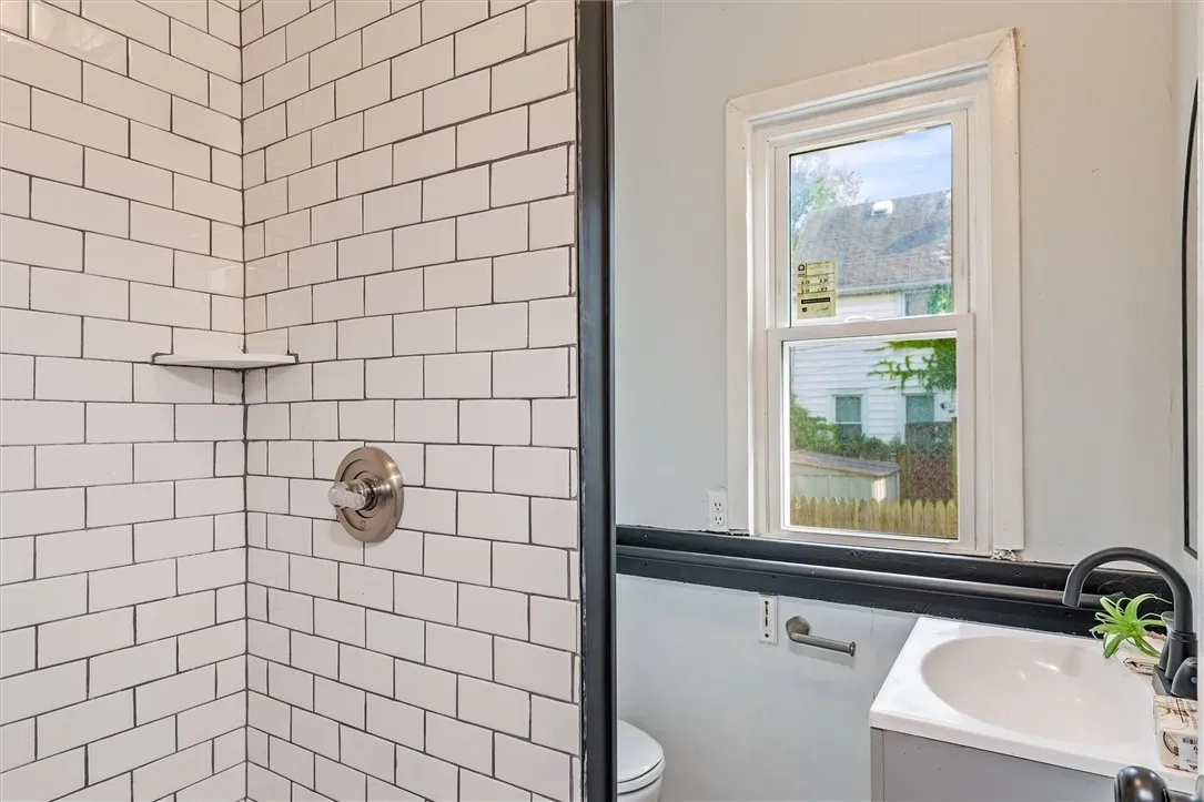 56 Wren Street, Rochester, New York 14613, Rochester, New York 14613, 4 Bedrooms Bedrooms, 8 Rooms Rooms,1 BathroomBathrooms,Residential,Closed,56 Wren Street, Rochester, New York 14613,0,R1630332