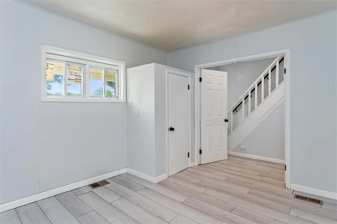 56 Wren Street, Rochester, New York 14613, Rochester, New York 14613, 4 Bedrooms Bedrooms, 8 Rooms Rooms,1 BathroomBathrooms,Residential,Closed,56 Wren Street, Rochester, New York 14613,0,R1630332