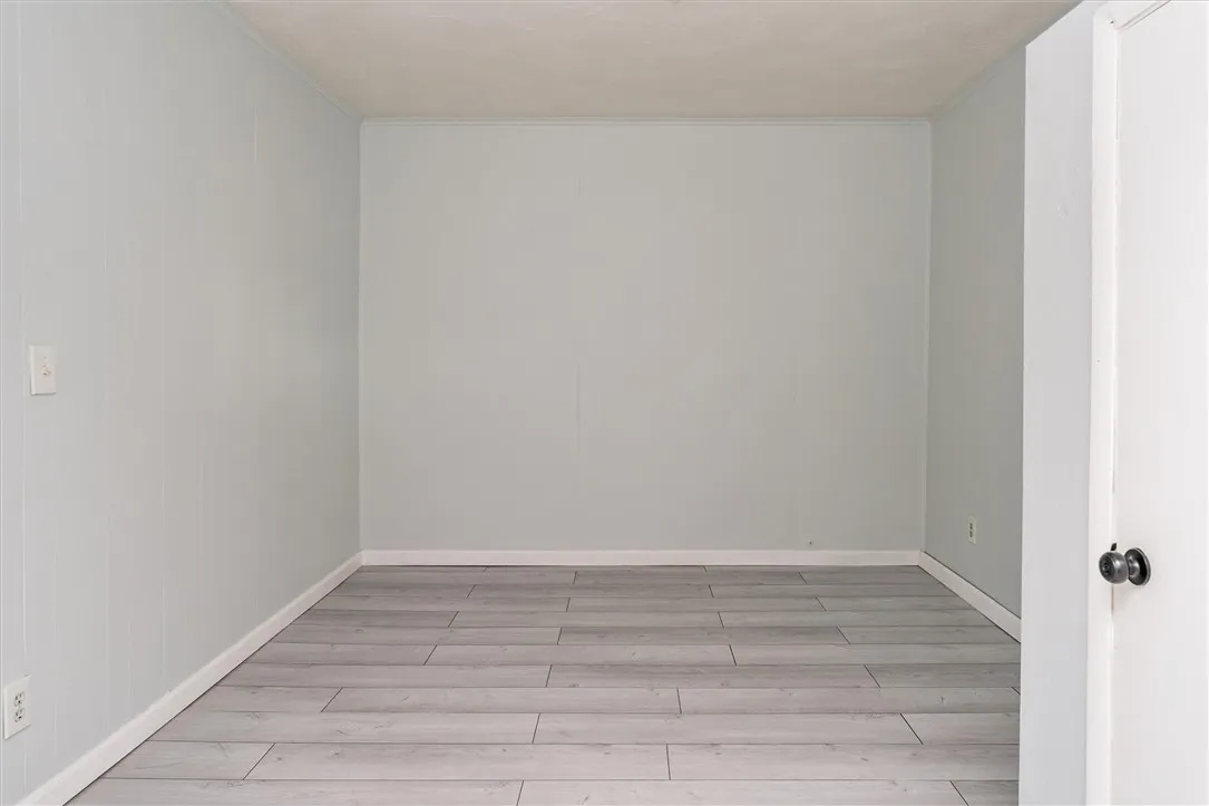 56 Wren Street, Rochester, New York 14613, Rochester, New York 14613, 4 Bedrooms Bedrooms, 8 Rooms Rooms,1 BathroomBathrooms,Residential,Closed,56 Wren Street, Rochester, New York 14613,0,R1630332