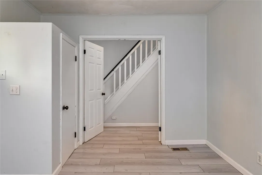 56 Wren Street, Rochester, New York 14613, Rochester, New York 14613, 4 Bedrooms Bedrooms, 8 Rooms Rooms,1 BathroomBathrooms,Residential,Closed,56 Wren Street, Rochester, New York 14613,0,R1630332