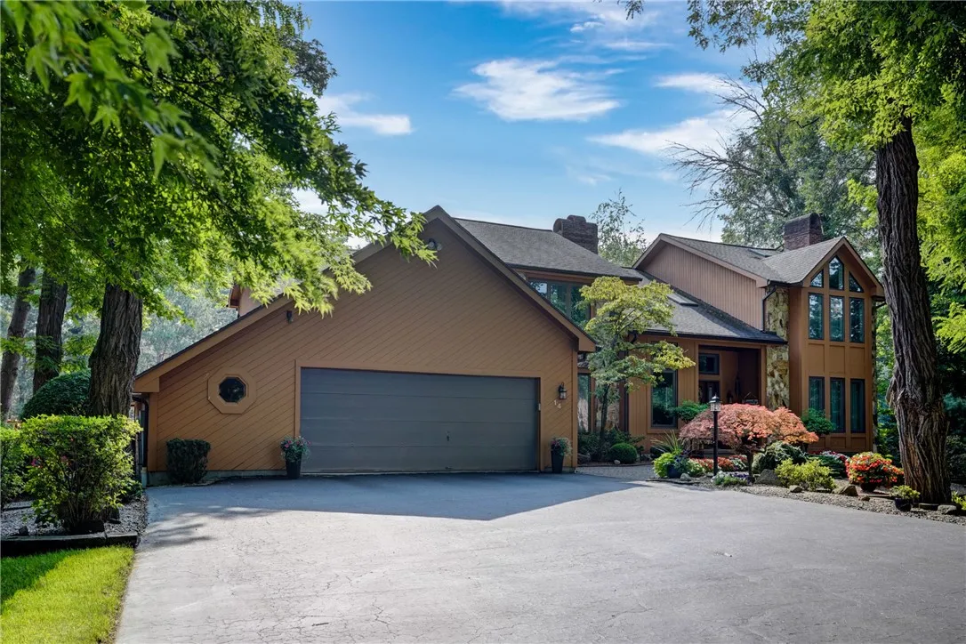 14 Ridgeway Estates, Greece, New York 14626, Greece, New York 14626, 5 Bedrooms Bedrooms, 12 Rooms Rooms,4 BathroomsBathrooms,Residential,Closed,14 Ridgeway Estates, Greece, New York 14626,0,R1629677