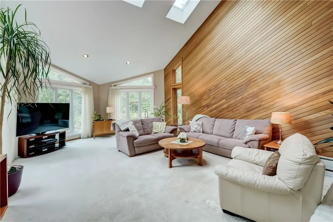 14 Ridgeway Estates, Greece, New York 14626, Greece, New York 14626, 5 Bedrooms Bedrooms, 12 Rooms Rooms,4 BathroomsBathrooms,Residential,Closed,14 Ridgeway Estates, Greece, New York 14626,0,R1629677