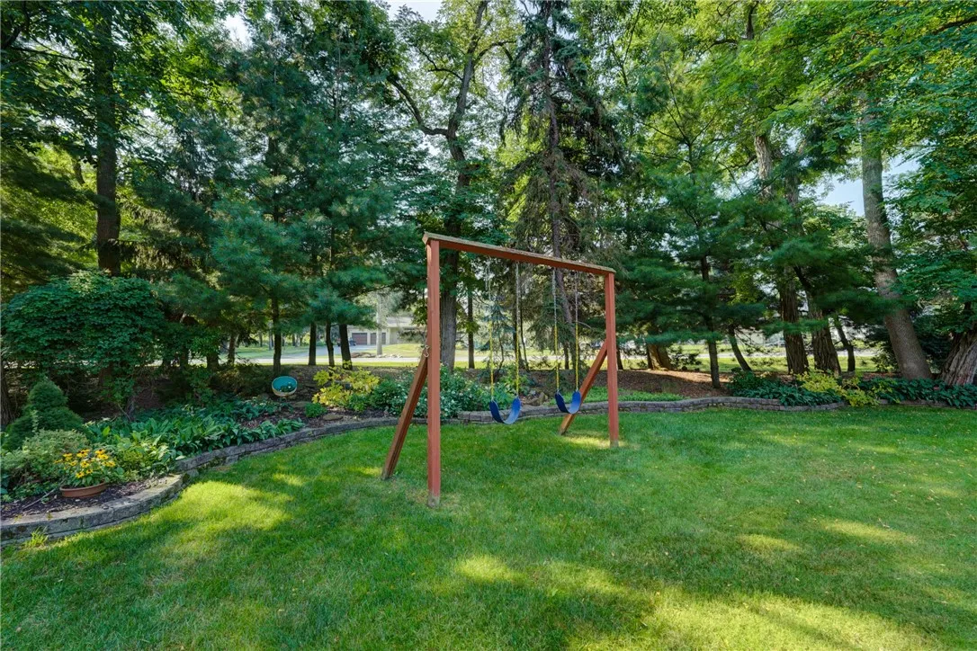 14 Ridgeway Estates, Greece, New York 14626, Greece, New York 14626, 5 Bedrooms Bedrooms, 12 Rooms Rooms,4 BathroomsBathrooms,Residential,Closed,14 Ridgeway Estates, Greece, New York 14626,0,R1629677