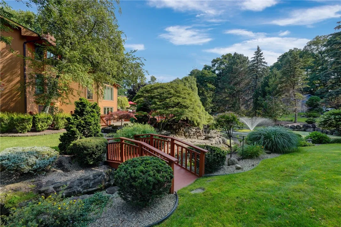 14 Ridgeway Estates, Greece, New York 14626, Greece, New York 14626, 5 Bedrooms Bedrooms, 12 Rooms Rooms,4 BathroomsBathrooms,Residential,Closed,14 Ridgeway Estates, Greece, New York 14626,0,R1629677
