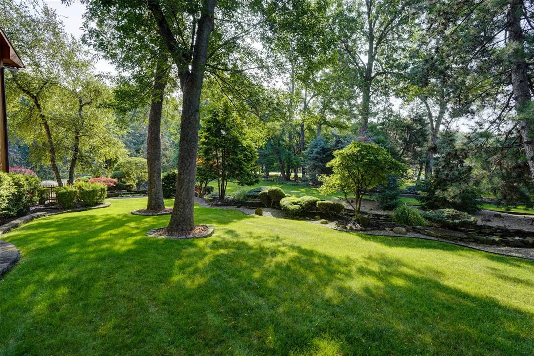 14 Ridgeway Estates, Greece, New York 14626, Greece, New York 14626, 5 Bedrooms Bedrooms, 12 Rooms Rooms,4 BathroomsBathrooms,Residential,Closed,14 Ridgeway Estates, Greece, New York 14626,0,R1629677