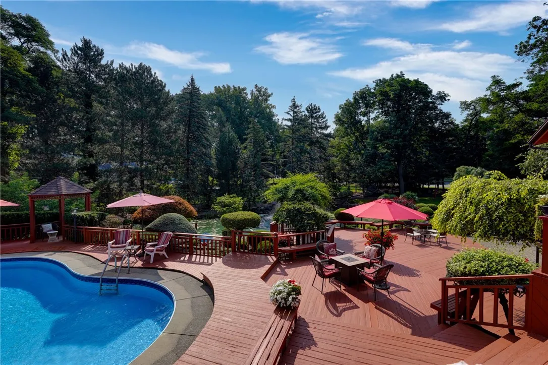 14 Ridgeway Estates, Greece, New York 14626, Greece, New York 14626, 5 Bedrooms Bedrooms, 12 Rooms Rooms,4 BathroomsBathrooms,Residential,Closed,14 Ridgeway Estates, Greece, New York 14626,0,R1629677