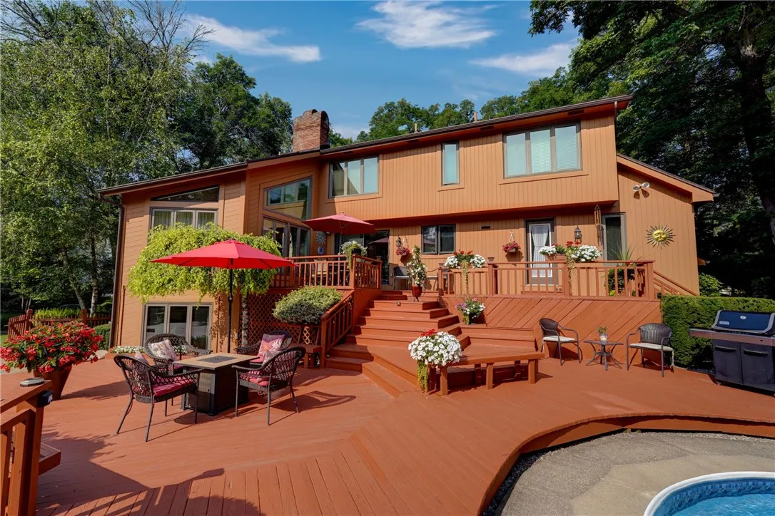 14 Ridgeway Estates, Greece, New York 14626, Greece, New York 14626, 5 Bedrooms Bedrooms, 12 Rooms Rooms,4 BathroomsBathrooms,Residential,Closed,14 Ridgeway Estates, Greece, New York 14626,0,R1629677