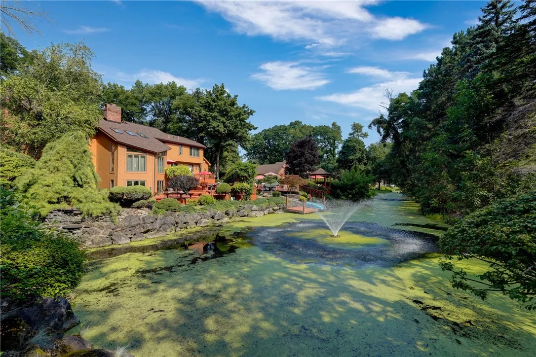 14 Ridgeway Estates, Greece, New York 14626, Greece, New York 14626, 5 Bedrooms Bedrooms, 12 Rooms Rooms,4 BathroomsBathrooms,Residential,Closed,14 Ridgeway Estates, Greece, New York 14626,0,R1629677