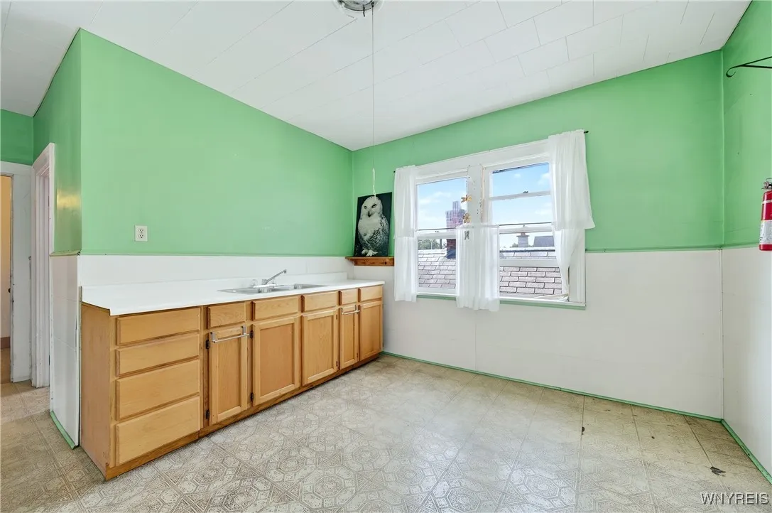 43 Fillmore Avenue, Buffalo, New York 14210, Buffalo, New York 14210, 6 Bedrooms Bedrooms, ,2 BathroomsBathrooms,Residential,Closed,43 Fillmore Avenue, Buffalo, New York 14210,0,B1629301