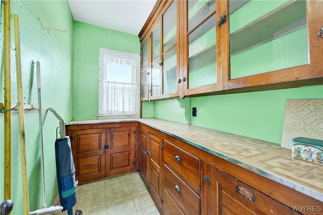 43 Fillmore Avenue, Buffalo, New York 14210, Buffalo, New York 14210, 6 Bedrooms Bedrooms, ,2 BathroomsBathrooms,Residential,Closed,43 Fillmore Avenue, Buffalo, New York 14210,0,B1629301