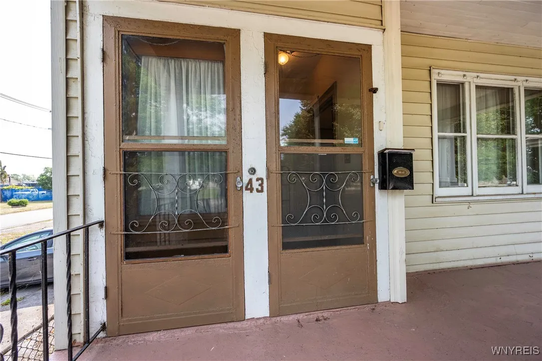 43 Fillmore Avenue, Buffalo, New York 14210, Buffalo, New York 14210, 6 Bedrooms Bedrooms, ,2 BathroomsBathrooms,Residential,Closed,43 Fillmore Avenue, Buffalo, New York 14210,0,B1629301