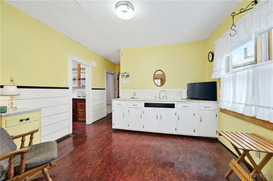 43 Fillmore Avenue, Buffalo, New York 14210, Buffalo, New York 14210, 6 Bedrooms Bedrooms, ,2 BathroomsBathrooms,Residential,Closed,43 Fillmore Avenue, Buffalo, New York 14210,0,B1629301