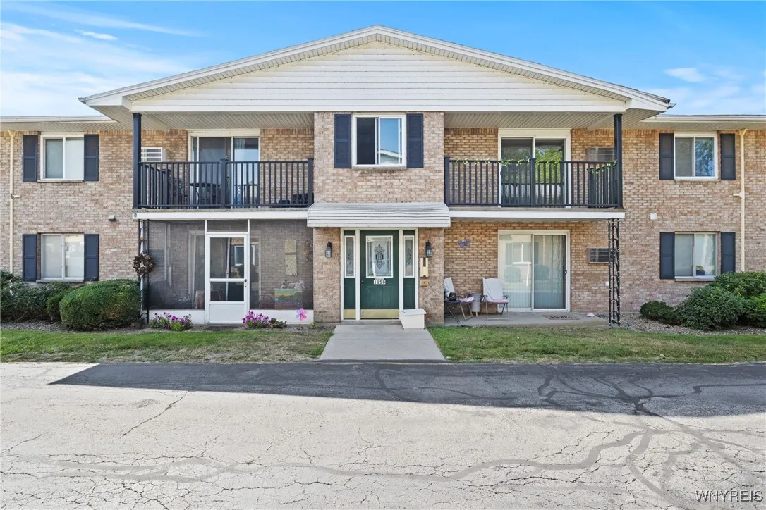 1158 Indian Church Road, West Seneca, New York 142, West Seneca, New York 14224, 2 Bedrooms Bedrooms, 5 Rooms Rooms,1 BathroomBathrooms,Residential,For Sale,1158 Indian Church Road, West Seneca, New York 142,B1629571