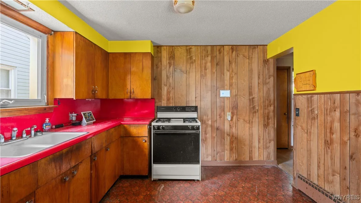 47 Thorndale Avenue, West Seneca, New York 14224, West Seneca, New York 14224, 4 Bedrooms Bedrooms, 6 Rooms Rooms,1 BathroomBathrooms,Residential,For Sale,47 Thorndale Avenue, West Seneca, New York 14224,B1630193