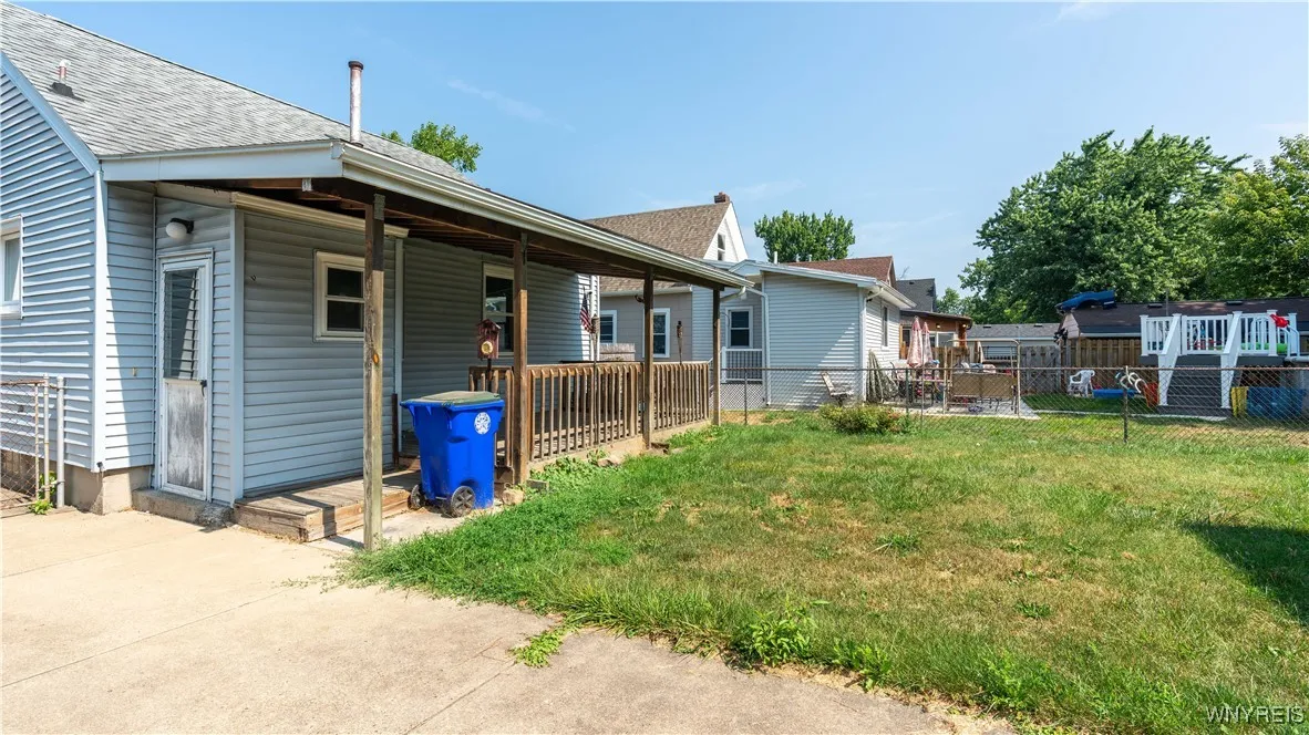 47 Thorndale Avenue, West Seneca, New York 14224, West Seneca, New York 14224, 4 Bedrooms Bedrooms, 6 Rooms Rooms,1 BathroomBathrooms,Residential,For Sale,47 Thorndale Avenue, West Seneca, New York 14224,B1630193