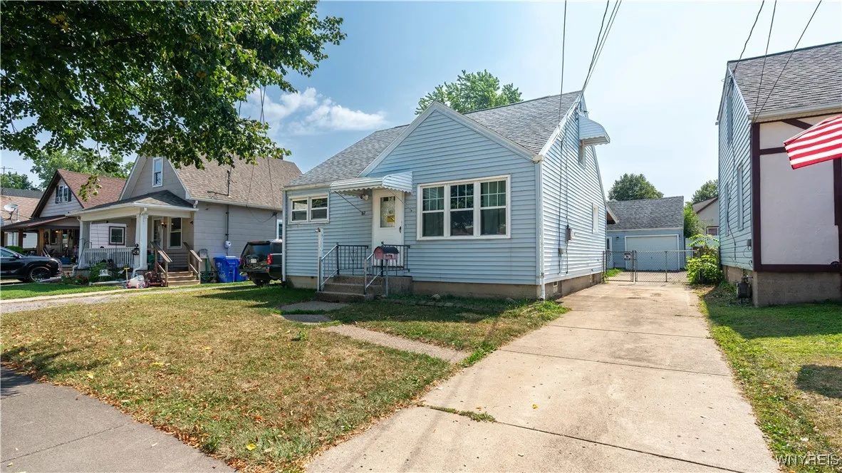 47 Thorndale Avenue, West Seneca, New York 14224, West Seneca, New York 14224, 4 Bedrooms Bedrooms, 6 Rooms Rooms,1 BathroomBathrooms,Residential,For Sale,47 Thorndale Avenue, West Seneca, New York 14224,B1630193