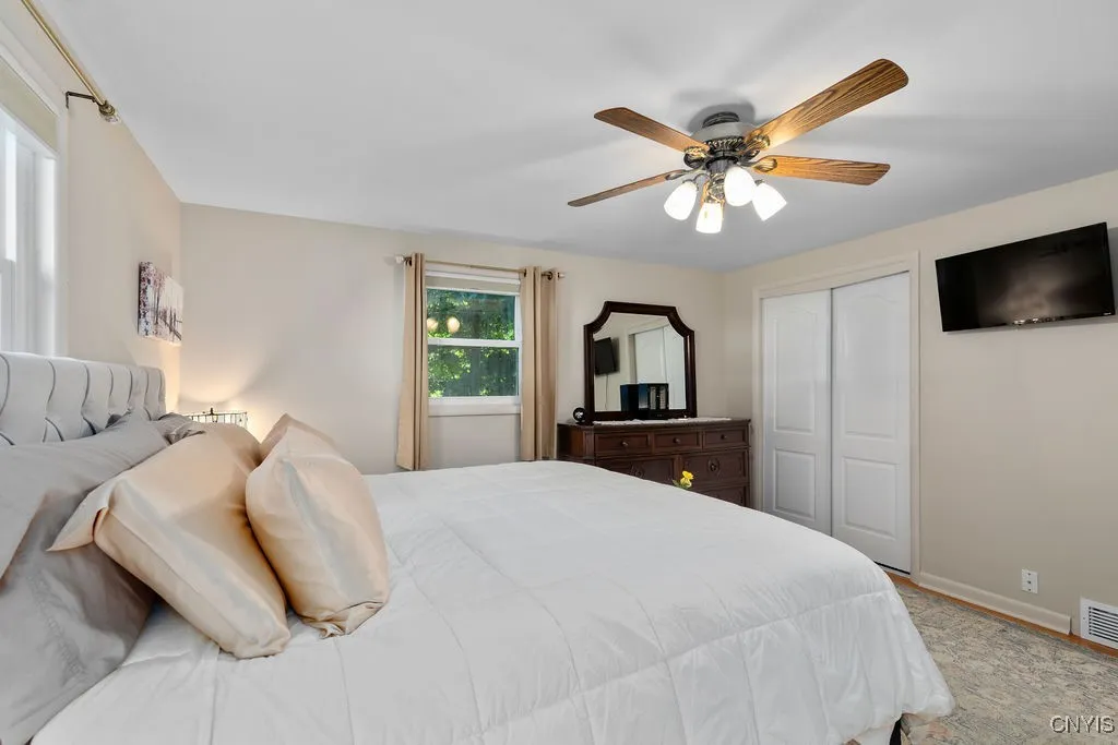 100 Shady Lane, Manlius, New York 13066, Manlius, New York 13066, 3 Bedrooms Bedrooms, 8 Rooms Rooms,2 BathroomsBathrooms,Residential,Closed,100 Shady Lane, Manlius, New York 13066,0,S1629858