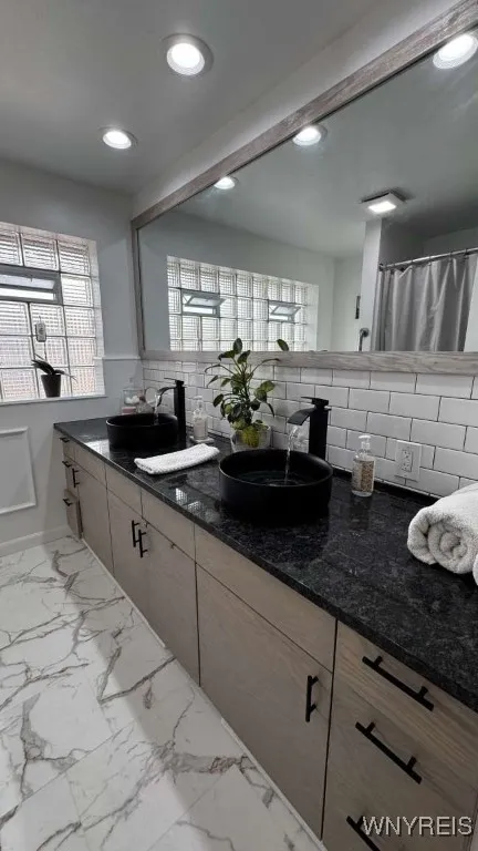 80 Edge Park Avenue, Buffalo, New York 14216, Buffalo, New York 14216, 3 Bedrooms Bedrooms, 9 Rooms Rooms,2 BathroomsBathrooms,Residential,Closed,80 Edge Park Avenue, Buffalo, New York 14216,0,B1630439