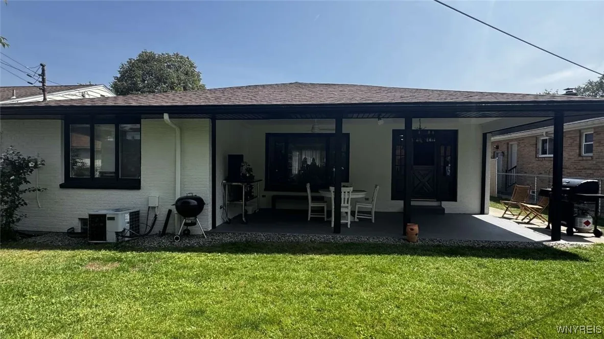 80 Edge Park Avenue, Buffalo, New York 14216, Buffalo, New York 14216, 3 Bedrooms Bedrooms, 9 Rooms Rooms,2 BathroomsBathrooms,Residential,Closed,80 Edge Park Avenue, Buffalo, New York 14216,0,B1630439