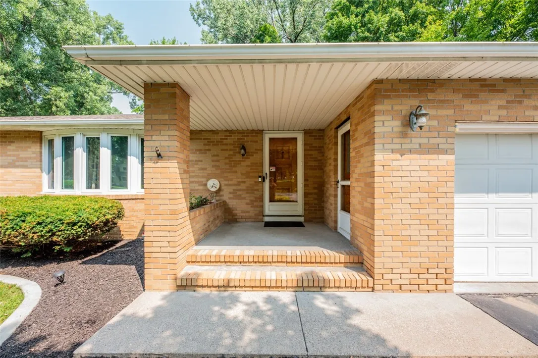 410 Thomar Drive, Webster, New York 14580, Webster, New York 14580, 3 Bedrooms Bedrooms, 5 Rooms Rooms,1 BathroomBathrooms,Residential,Closed,410 Thomar Drive, Webster, New York 14580,0,R1630106