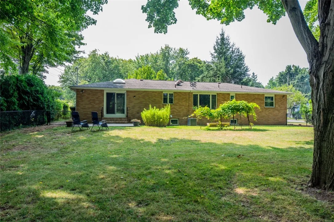 410 Thomar Drive, Webster, New York 14580, Webster, New York 14580, 3 Bedrooms Bedrooms, 5 Rooms Rooms,1 BathroomBathrooms,Residential,Closed,410 Thomar Drive, Webster, New York 14580,0,R1630106