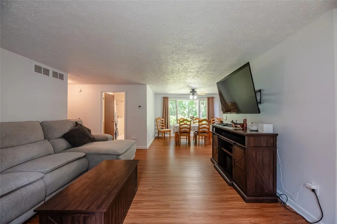 410 Thomar Drive, Webster, New York 14580, Webster, New York 14580, 3 Bedrooms Bedrooms, 5 Rooms Rooms,1 BathroomBathrooms,Residential,Closed,410 Thomar Drive, Webster, New York 14580,0,R1630106