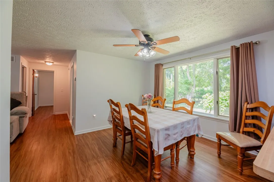 410 Thomar Drive, Webster, New York 14580, Webster, New York 14580, 3 Bedrooms Bedrooms, 5 Rooms Rooms,1 BathroomBathrooms,Residential,Closed,410 Thomar Drive, Webster, New York 14580,0,R1630106