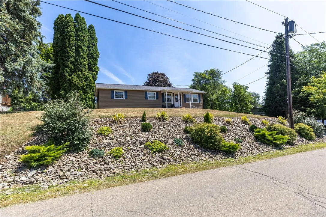 6858 Lakeview, Bath, New York 14810, Bath, New York 14810, 3 Bedrooms Bedrooms, 9 Rooms Rooms,1 BathroomBathrooms,Residential,Closed,6858 Lakeview, Bath, New York 14810,0,R1630230